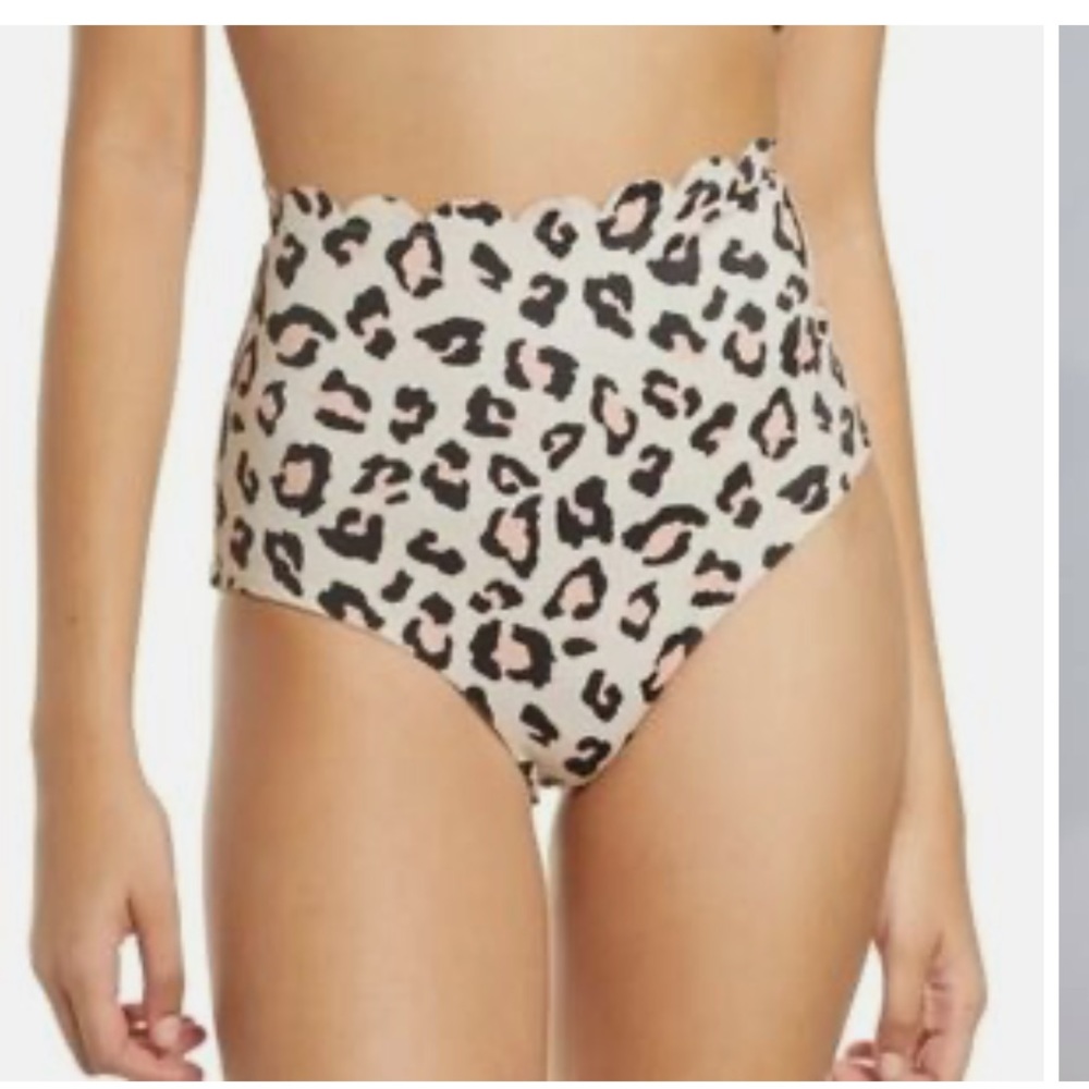 NWOT Chelsea28 scalloped animal print bottoms